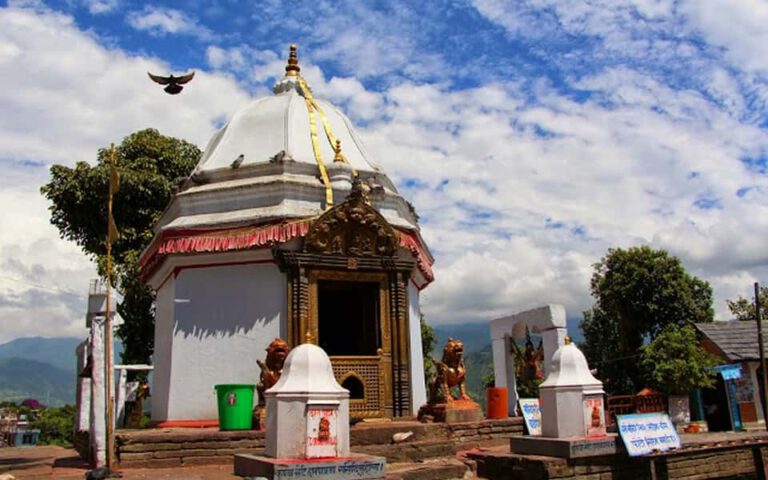 ビンダバシニ寺院 - ポカラ ネパール