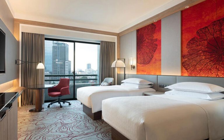 Guest room, 2 Twins - シェラトン サイゴン ホテル & タワーズ