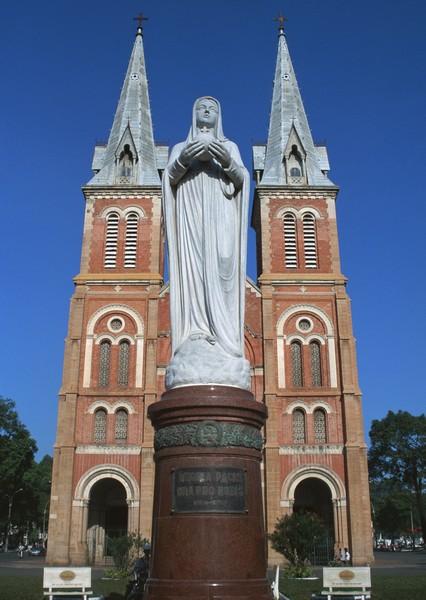 サイゴン大教会 (聖母マリア教会) - ホーチミン市内観光