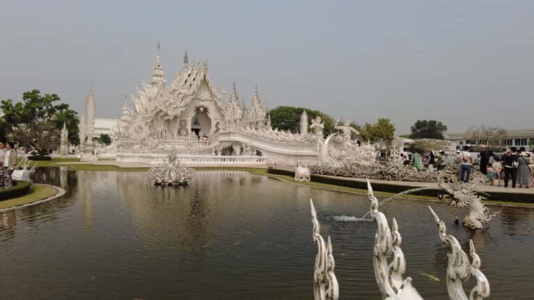 白い寺 チェンライ Wat Rong Khun White Temple