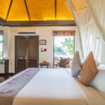 Deluxe Cottage Hillside - Bed & Sitting Area 2